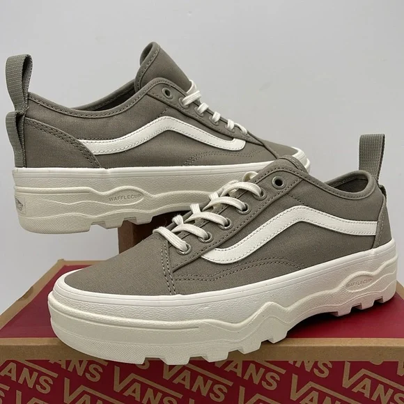 Vans WMNS Sentry Old Sko
Overland Trek
VN0A5KR3BLV
Sneakers - Picture 9 of 16